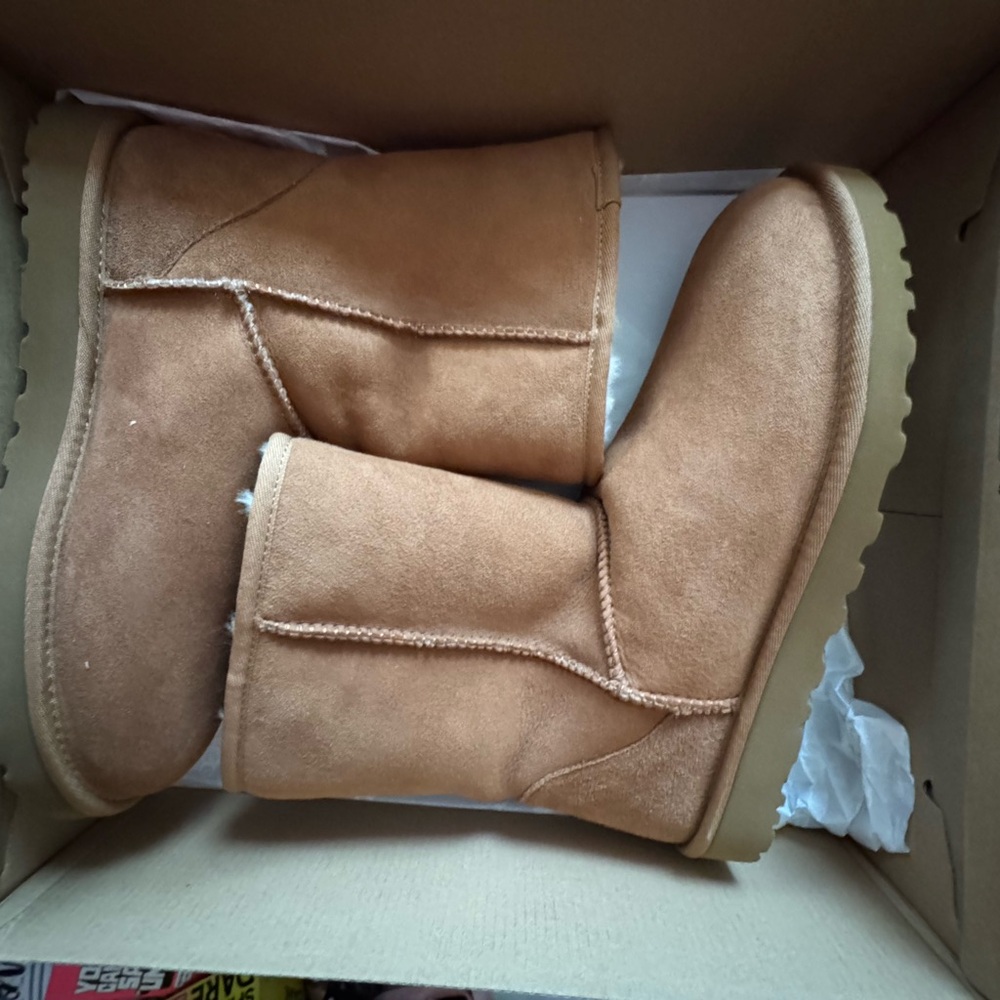 UGG Classic Short II Boots in Tan